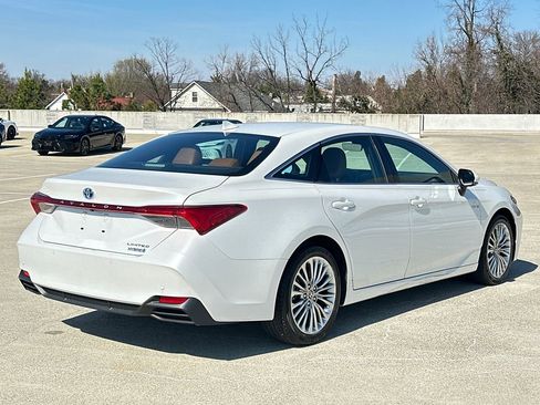 Used 2020 Toyota Avalon Limited w/ Advanced Safety Package image 4