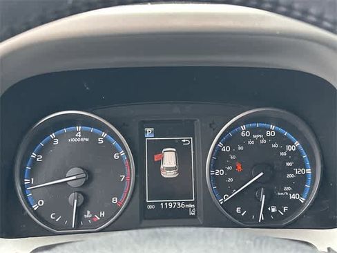 Used 2017 Toyota RAV4 XLE image 6