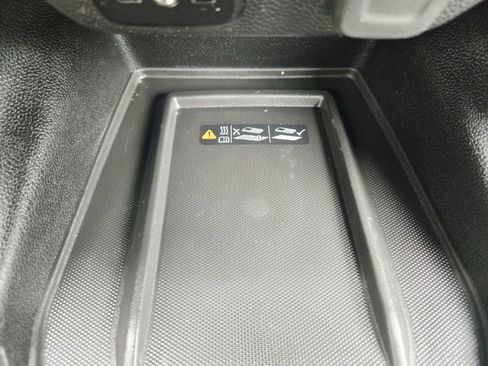 Used 2022 Chevrolet Traverse LT w/ LPO, Floor Liner Package FWD image 34