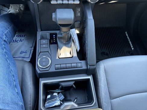 New 2024 Toyota Tacoma 2WD Double Cab image 20