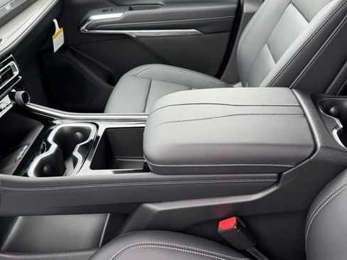 New 2026 Chevrolet Traverse LT w/ Driver Confidence Package FWD image 34