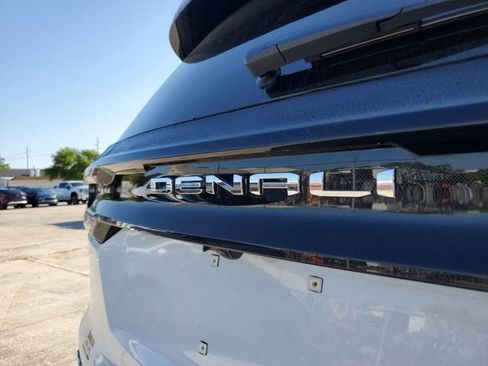 New 2026 GMC Acadia Denali Ultimate image 9