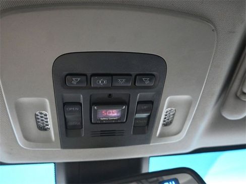 Used 2018 Toyota Camry L image 31