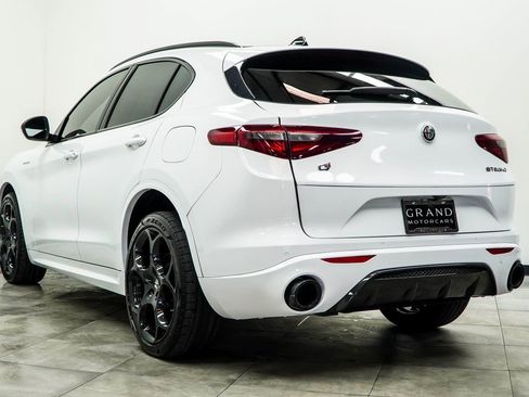 Used 2023 Alfa Romeo Stelvio Veloce image 11