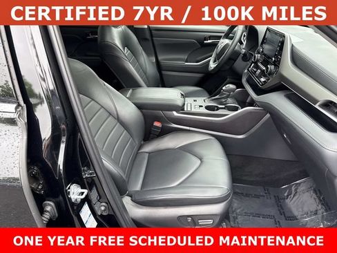 Used 2022 Toyota Highlander XLE AWD/4WD image 9