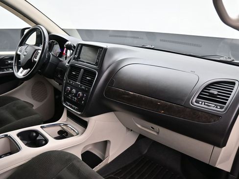 Used 2016 Dodge Grand Caravan SXT w/ Rear Park Assist Package image 50