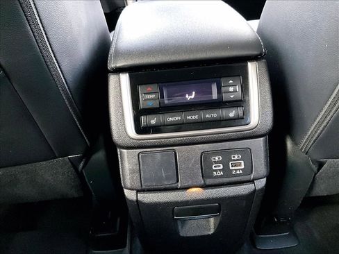 Used 2023 Subaru Ascent Limited image 29