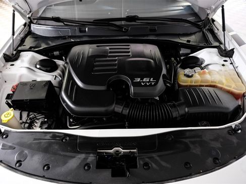 Used 2018 Dodge Charger SXT w/ Blacktop Package image 49