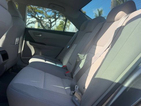 Used 2016 Toyota Camry LE FWD image 10