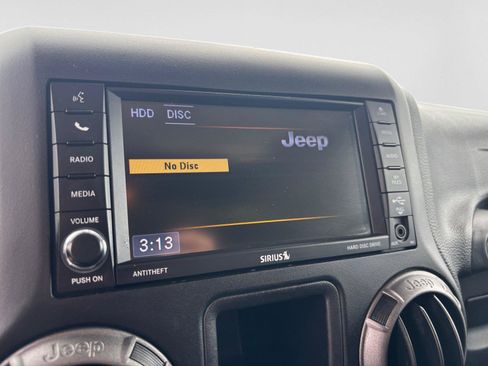 Used 2018 Jeep Wrangler Unlimited Sport AWD/4WD image 23
