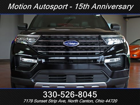 Used 2020 Ford Explorer XLT w/ Equipment Group 202A AWD/4WD image 3