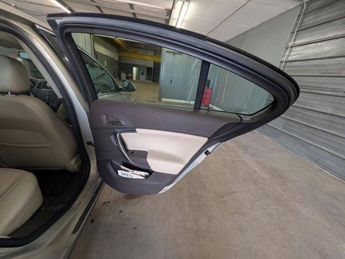 Used 2012 Buick Regal Leather FWD image 25