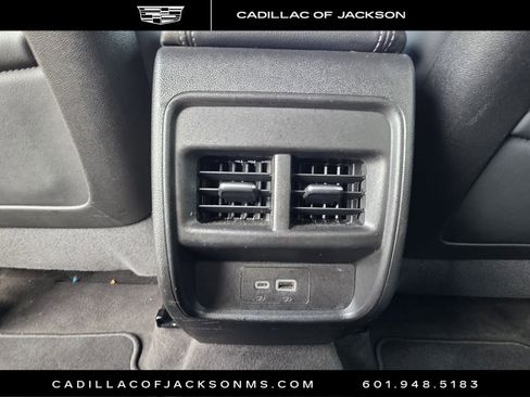 Used 2025 Cadillac XT4 Premium Luxury FWD image 27
