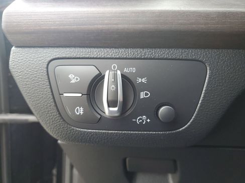 Used 2023 Audi Q5 e Premium w/ Convenience Package AWD/4WD image 24