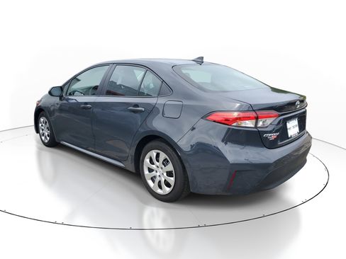 Used 2025 Toyota Corolla LE FWD image 4