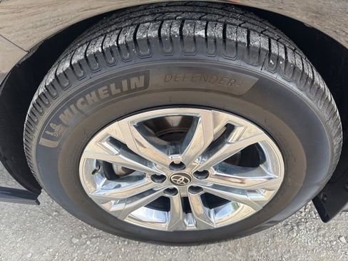 Used 2023 Toyota Sienna XSE w/ XSE Plus Package image 31