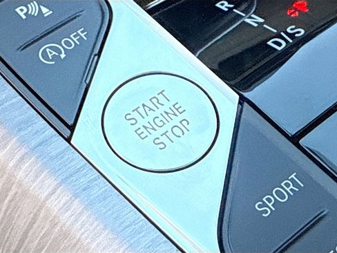 New 2026 BMW 330i Sedan w/ M Sport Package image 38