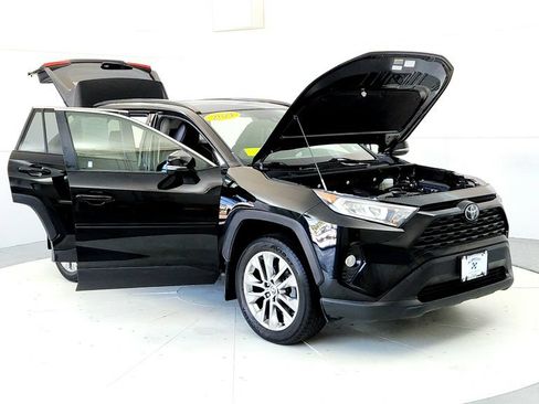 Used 2021 Toyota RAV4 XLE Premium AWD/4WD image 12