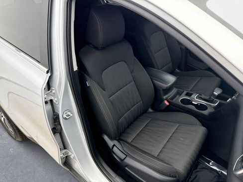 Used 2022 Kia Sportage LX image 15