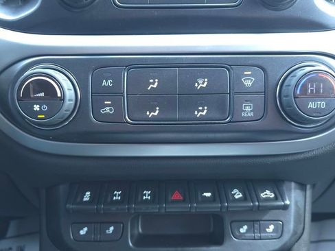 Used 2022 Chevrolet Colorado ZR2 AWD/4WD image 32