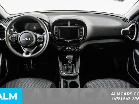 Used 2025 Kia Soul LX w/ LX Technology Package FWD image 17