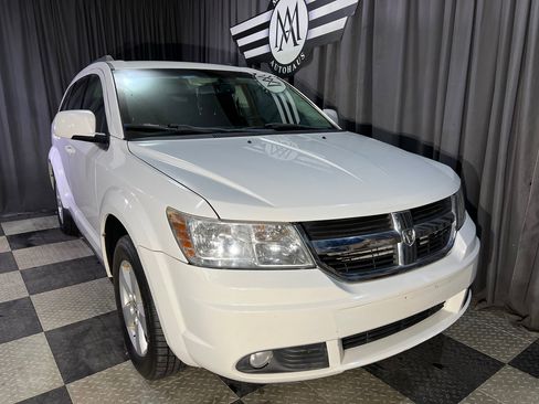 Used 2010 Dodge Journey SXT w/ Flexible Seating Group image 1