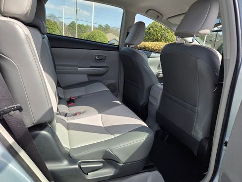 Used 2016 Toyota Prius V Four image 15