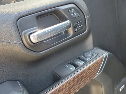 Used 2021 Chevrolet Silverado 1500 High Country image 21