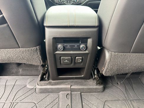Used 2021 Chevrolet Traverse RS w/ LPO, Floor Liner Package AWD/4WD image 17