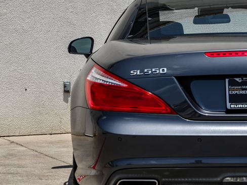 Used 2015 Mercedes-Benz SL 400 w/ Premium I Package image 33