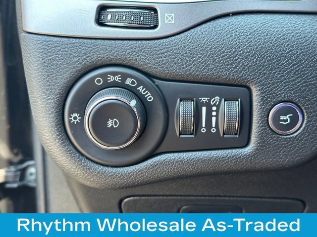 Used 2020 Jeep Cherokee Limited AWD/4WD image 32