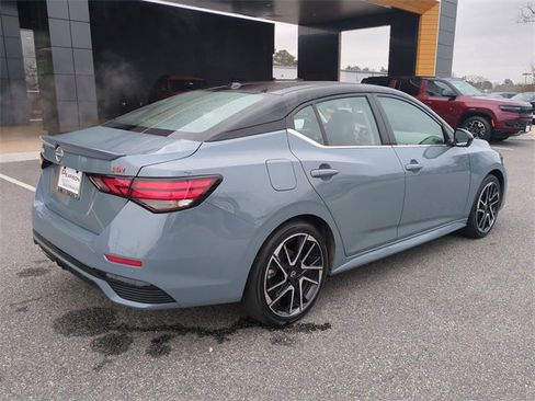 Used 2024 Nissan Sentra SR w/ SR Premium Package image 4