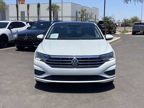 Used 2019 Volkswagen Jetta SE FWD image 3