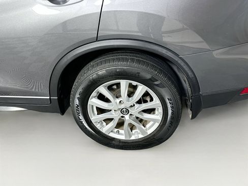 Used 2019 Nissan Rogue S w/ Special Edition Package FWD image 11