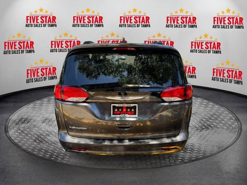 Used 2020 Chrysler Voyager Lxi image 6