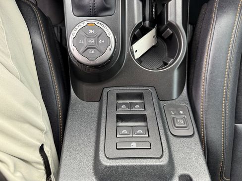 Used 2021 Ford Bronco Badlands image 19