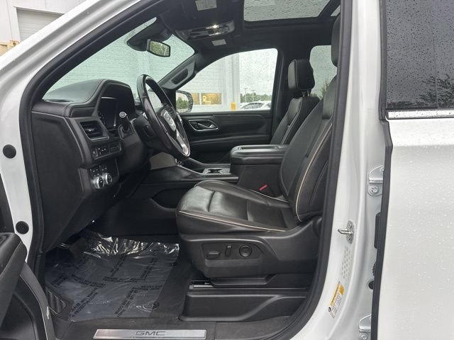 Used 2023 GMC Yukon XL SLT AWD/4WD image 23