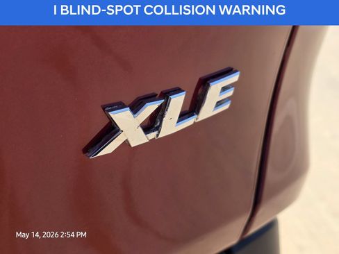 Used 2022 Toyota RAV4 XLE w/ Convenience Package FWD image 11