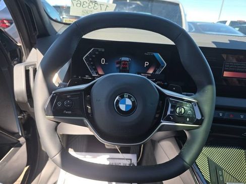 Used 2025 BMW X3 xDrive30i AWD/4WD image 3