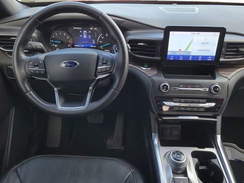 Used 2020 Ford Explorer Limited w/ Class III Trailer Tow Package image 9