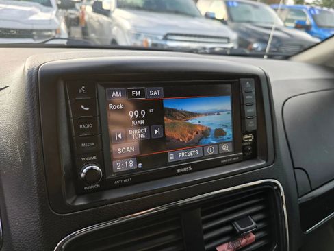 Used 2019 Dodge Grand Caravan SXT image 20