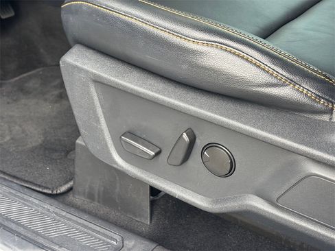 Used 2023 Ford Bronco Badlands image 21