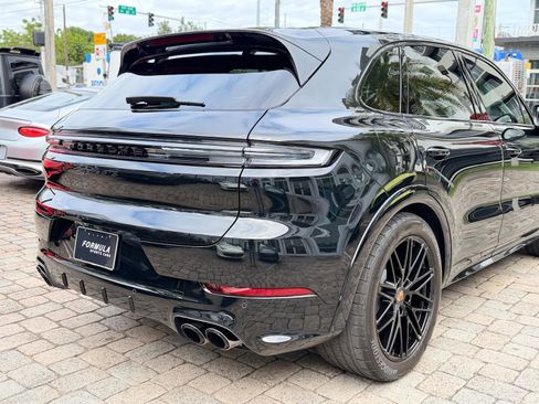 Used 2025 Porsche Cayenne GTS image 12