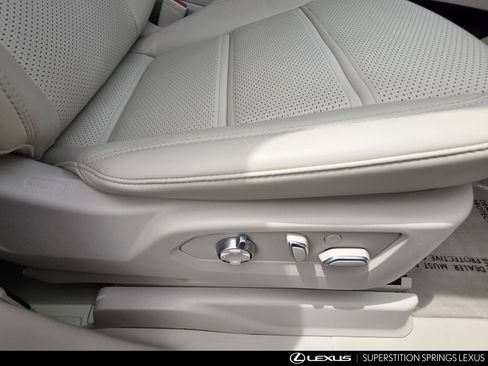 Used 2024 Cadillac Escalade Premium Luxury Platinum w/ Heavy-Duty Trailer Package AWD/4WD image 32