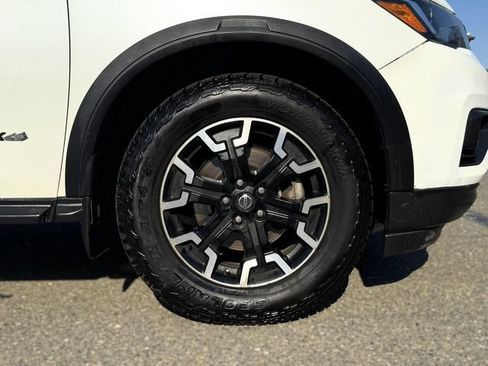 Used 2019 Nissan Pathfinder SL w/ Rock Creek Edition AWD/4WD image 10