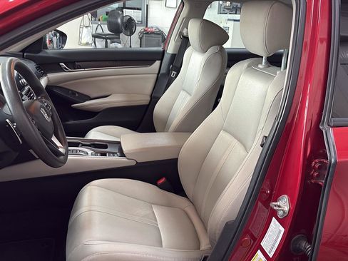 Used 2019 Honda Accord EX image 6