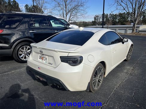 Used 2014 Scion FR-S image 3