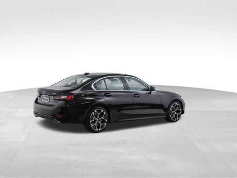Used 2025 BMW 330i xDrive Sedan w/ Premium Package image 5