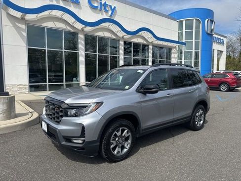 Used 2023 Honda Passport TrailSport image 4