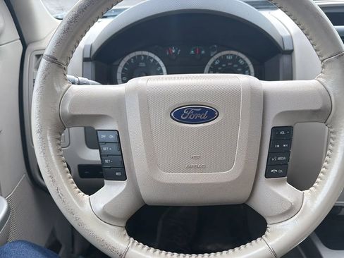 Used 2010 Ford Escape Limited image 19